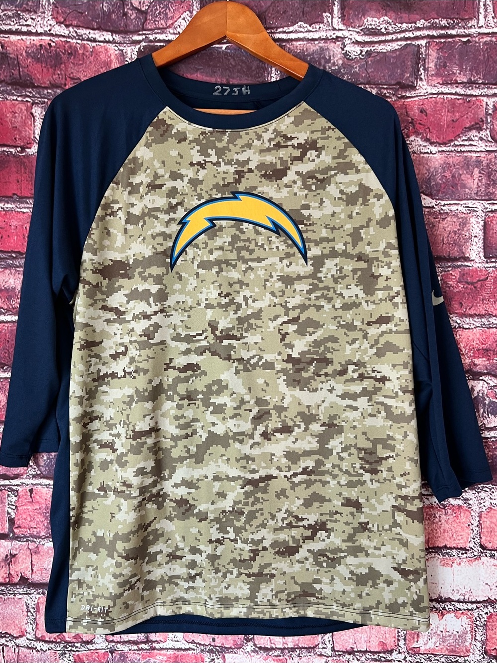 Nike Dri-FIT San Diego Chargers Salute to Service 3/4 Camo Shirt Large